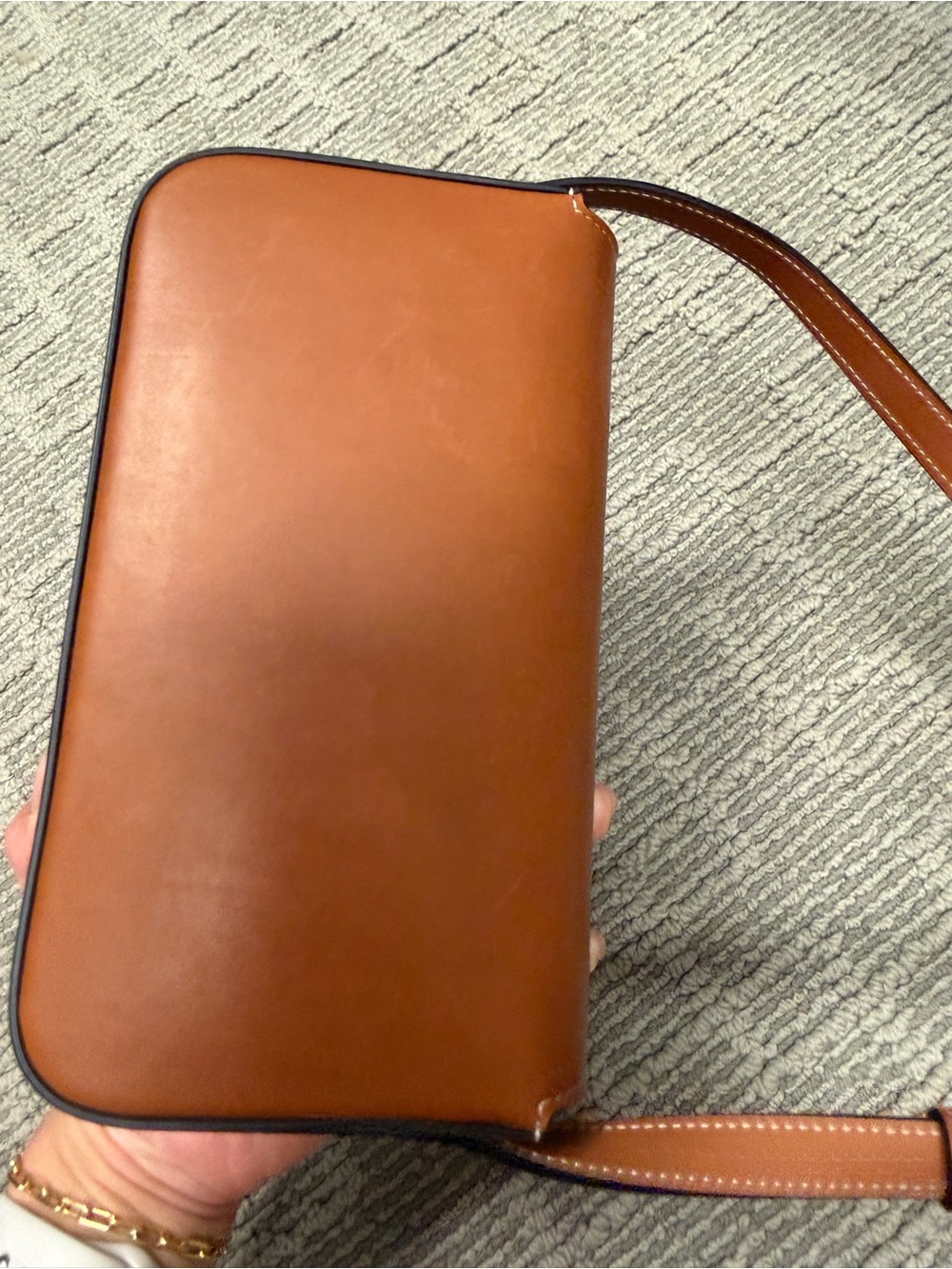Celine Tan Leather Triomphe shoulder bag with Gold Hardware. - Picture 9 of 11